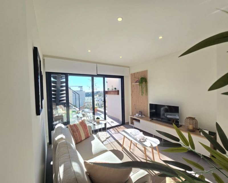 2 soveværelse Penthouse til salg i Villamartin med swimmingpool garage - € 335.000 (Ref: 9449431)