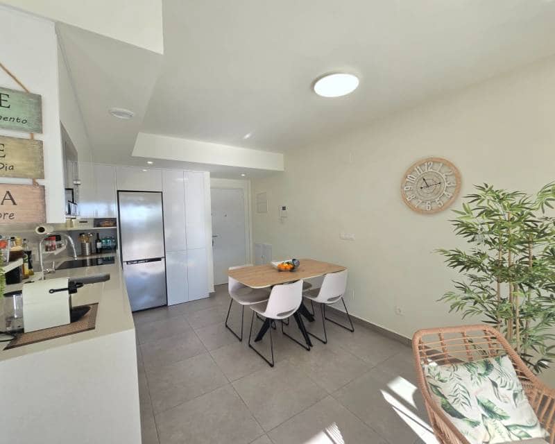 2 soveværelse Penthouse til salg i Villamartin med swimmingpool garage - € 335.000 (Ref: 9449431)