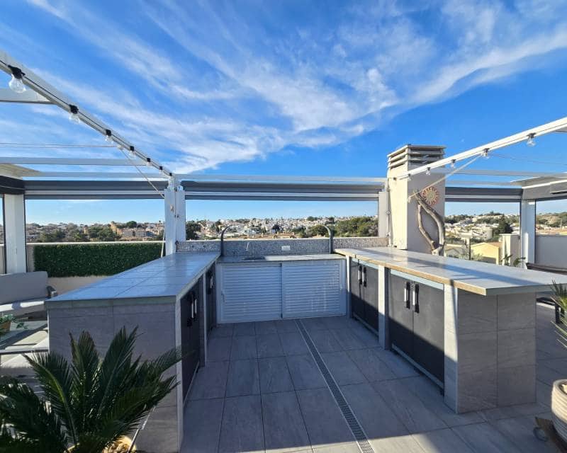 2 soveværelse Penthouse til salg i Villamartin med swimmingpool garage - € 335.000 (Ref: 9449431)