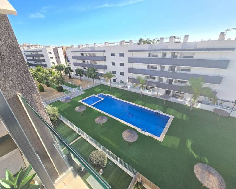 2 soveværelse Penthouse til salg i Villamartin med swimmingpool garage - € 335.000 (Ref: 9449431)