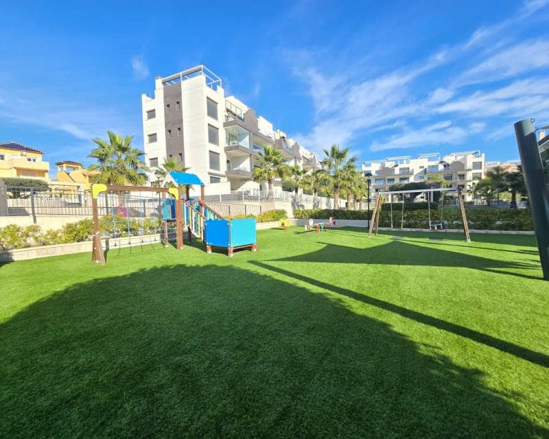 2 soveværelse Penthouse til salg i Villamartin med swimmingpool garage - € 335.000 (Ref: 9449431)