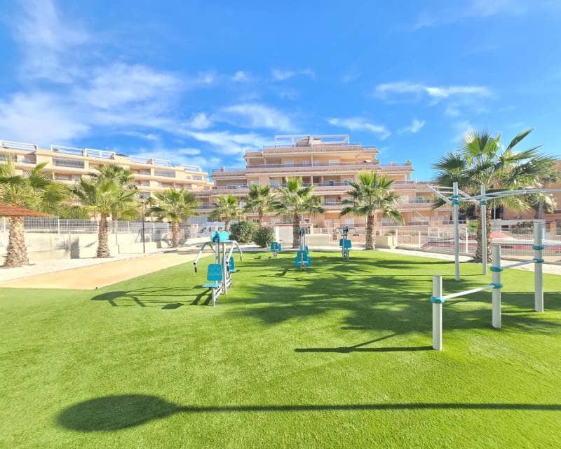 2 soveværelse Penthouse til salg i Villamartin med swimmingpool garage - € 335.000 (Ref: 9449431)