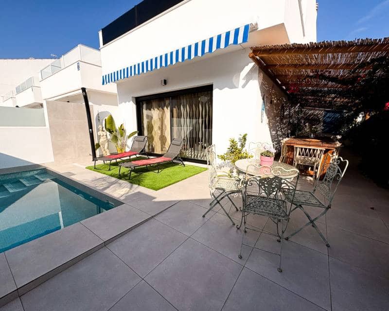 3 slaapkamer Halfvrijstaande villa te koop in San Pedro del Pinatar met zwembad - € 420.000 (Ref: 9450014)