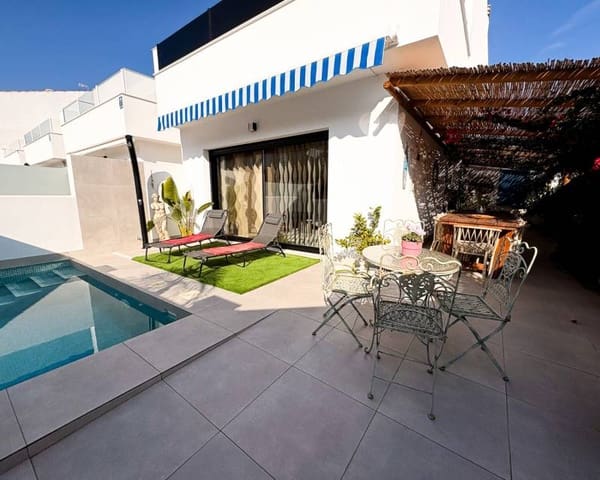 3 soveværelse Semi-Rækkehus til salg i San Pedro del Pinatar ciudad, San Pedro del Pinatar med swimmingpool - € 420.000 (Ref: 9450014)