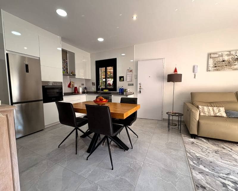 3 slaapkamer Halfvrijstaande villa te koop in San Pedro del Pinatar met zwembad - € 420.000 (Ref: 9450014)