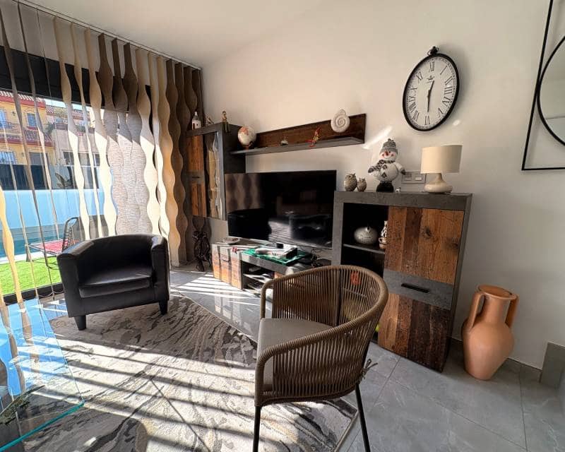 3 slaapkamer Halfvrijstaande villa te koop in San Pedro del Pinatar met zwembad - € 420.000 (Ref: 9450014)