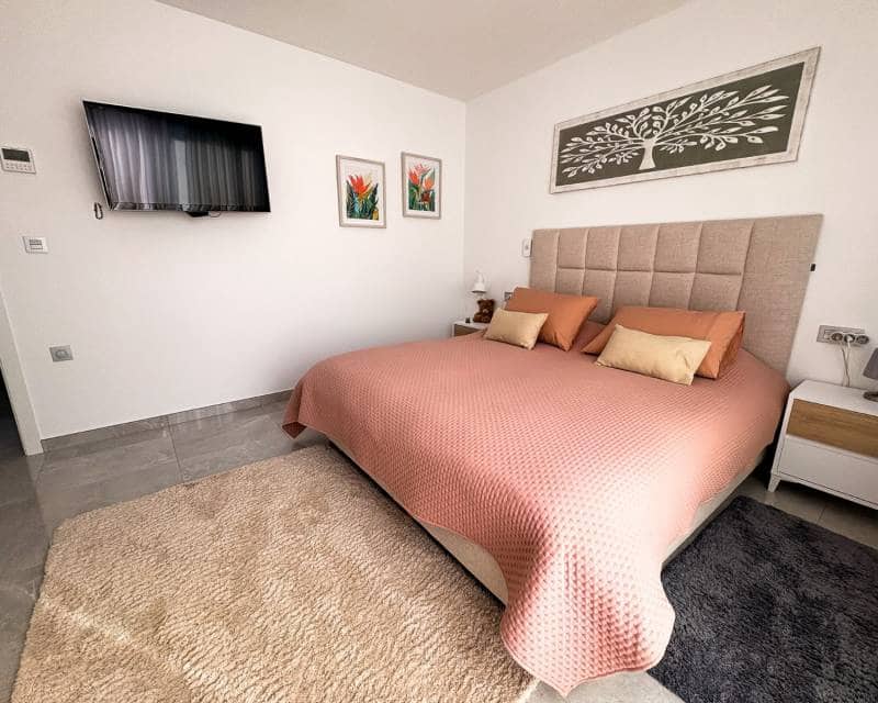 3 slaapkamer Halfvrijstaande villa te koop in San Pedro del Pinatar met zwembad - € 420.000 (Ref: 9450014)