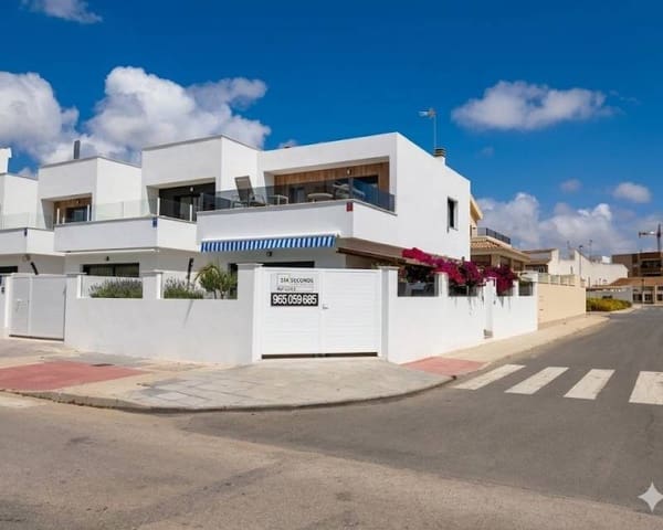 3 slaapkamer Halfvrijstaande villa te koop in San Pedro del Pinatar ciudad, San Pedro del Pinatar met zwembad - € 380.000 (Ref: 9450014)