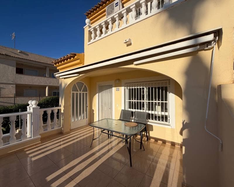 3 quarto Moradia Geminada para venda em La Marquesa com piscina garagem - 257 500 € (Ref: 9450015)