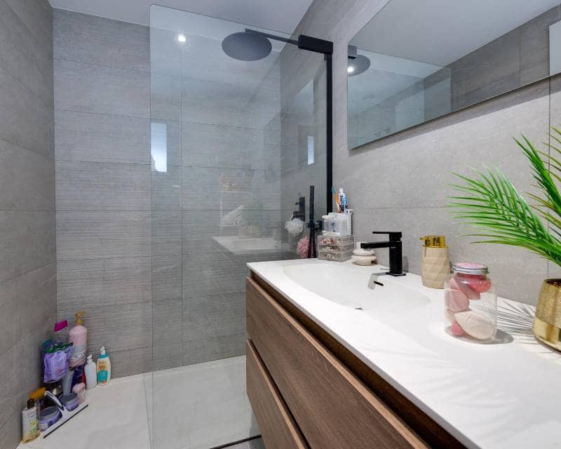 3 slaapkamer Appartement te koop in Torrevieja met garage - € 360.000 (Ref: 9451441)