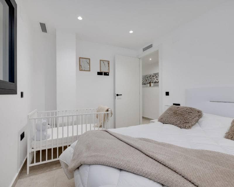 3 slaapkamer Appartement te koop in Torrevieja met garage - € 360.000 (Ref: 9451441)