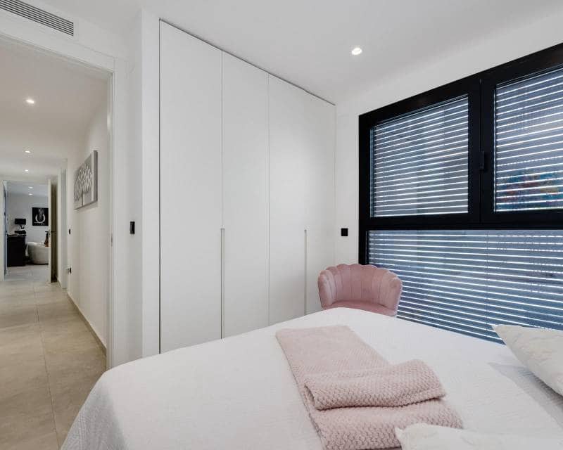 3 slaapkamer Appartement te koop in Torrevieja met garage - € 360.000 (Ref: 9451441)