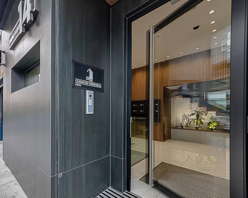 3 slaapkamer Appartement te koop in Torrevieja met garage - € 360.000 (Ref: 9451441)