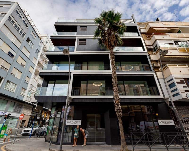 3 slaapkamer Appartement te koop in Torrevieja met garage - € 360.000 (Ref: 9451441)