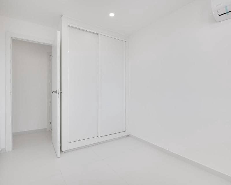 3 camera da letto Appartamento sulla Spiaggia in vendita in Torrevieja - 255.000 € (Rif: 9451442)