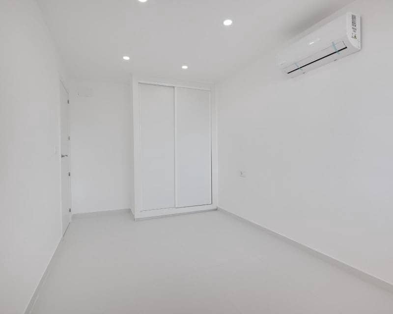 3 camera da letto Appartamento sulla Spiaggia in vendita in Torrevieja - 255.000 € (Rif: 9451442)