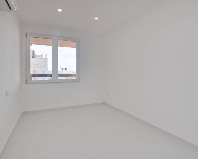 3 camera da letto Appartamento sulla Spiaggia in vendita in Torrevieja - 255.000 € (Rif: 9451442)