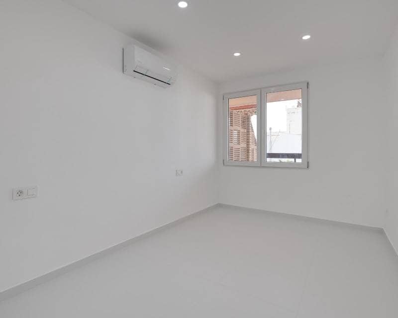 3 camera da letto Appartamento sulla Spiaggia in vendita in Torrevieja - 255.000 € (Rif: 9451442)