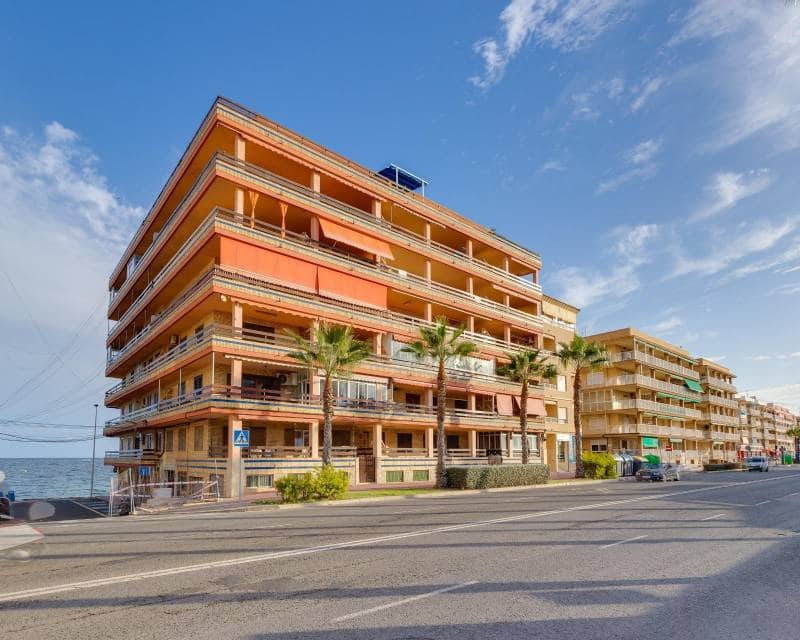 3 camera da letto Appartamento sulla Spiaggia in vendita in Torrevieja - 255.000 € (Rif: 9451442)