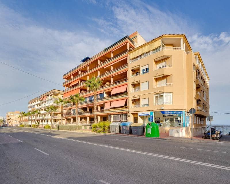 3 camera da letto Appartamento sulla Spiaggia in vendita in Torrevieja - 255.000 € (Rif: 9451442)