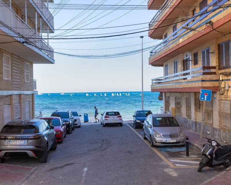 3 camera da letto Appartamento sulla Spiaggia in vendita in Torrevieja - 255.000 € (Rif: 9451442)