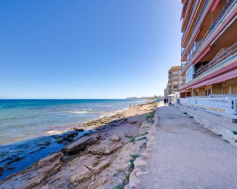 3 camera da letto Appartamento sulla Spiaggia in vendita in Torrevieja - 255.000 € (Rif: 9451442)
