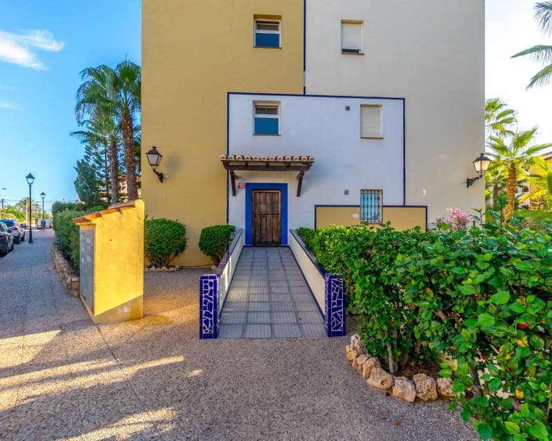 3 sypialnia Penthouse na sprzedaż w Torrevieja z garażem - 349 000 € (Ref: 9453584)