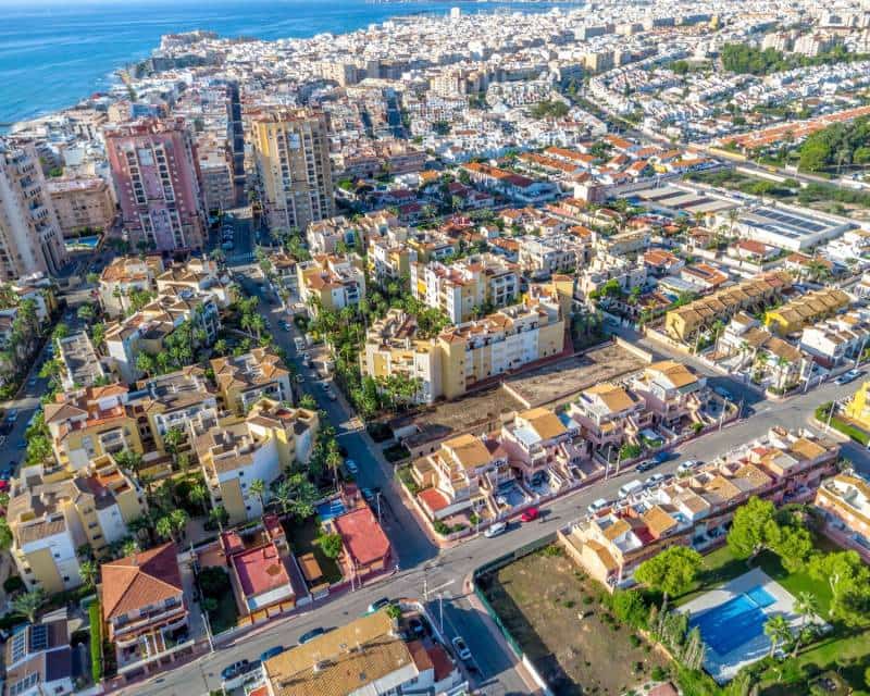 3 sypialnia Penthouse na sprzedaż w Torrevieja z garażem - 349 000 € (Ref: 9453584)