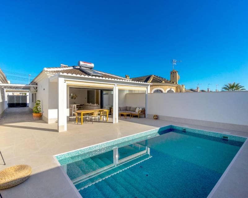 3 bedroom Villa for sale in El Chaparral with pool garage - € 499,000 (Ref: 9453675)