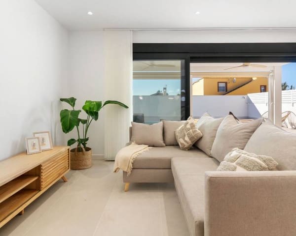 Chalet de 3 habitaciones en El Chaparral, Torrevieja en venta con piscina garaje - 499.000 € (Ref: 9453675)