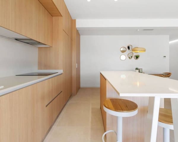 Chalet de 3 habitaciones en El Chaparral, Torrevieja en venta con piscina garaje - 499.000 € (Ref: 9453675)