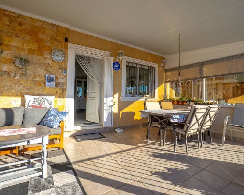 3 makuuhuone Huvila myytävänä paikassa El Chaparral mukana uima-altaan 
autotalli - 335 950 € (Ref: 9453677)