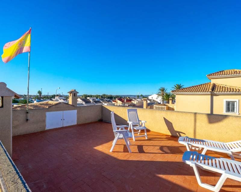 3 makuuhuone Huvila myytävänä paikassa El Chaparral mukana uima-altaan 
autotalli - 335 950 € (Ref: 9453677)