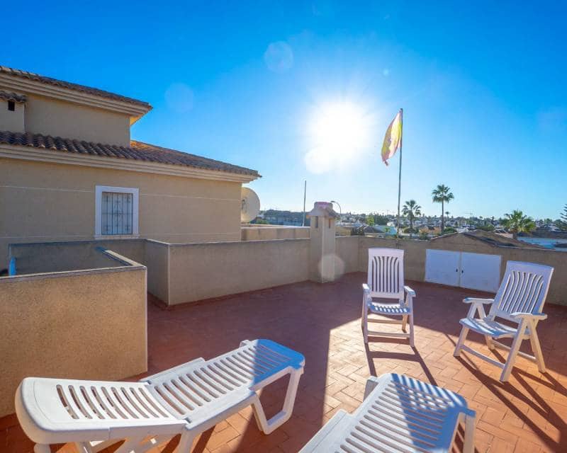 3 makuuhuone Huvila myytävänä paikassa El Chaparral mukana uima-altaan 
autotalli - 335 950 € (Ref: 9453677)