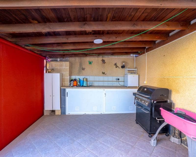 3 makuuhuone Huvila myytävänä paikassa El Chaparral mukana uima-altaan 
autotalli - 335 950 € (Ref: 9453677)