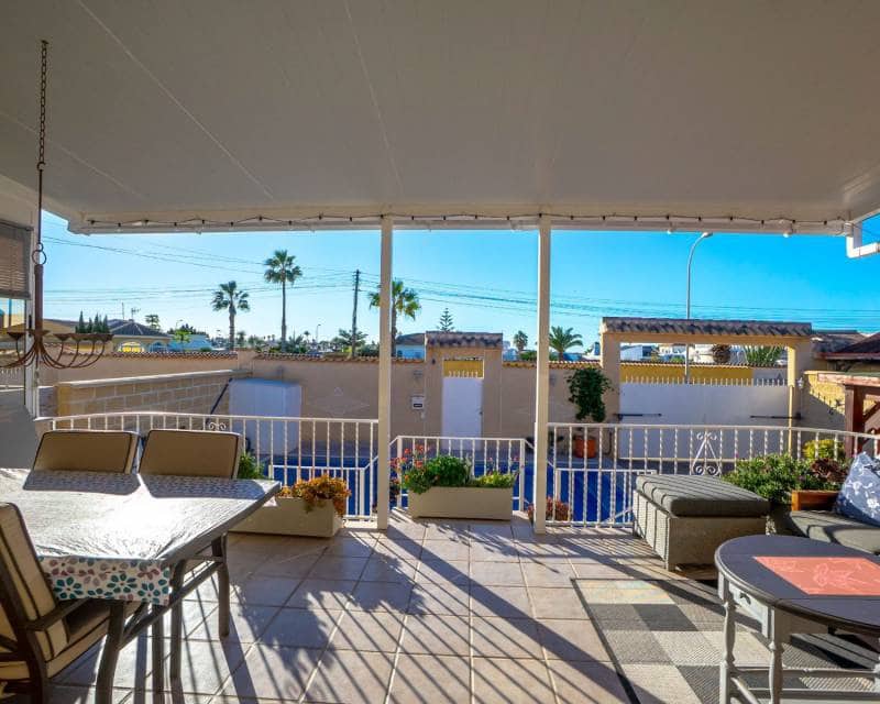 3 makuuhuone Huvila myytävänä paikassa El Chaparral mukana uima-altaan 
autotalli - 335 950 € (Ref: 9453677)