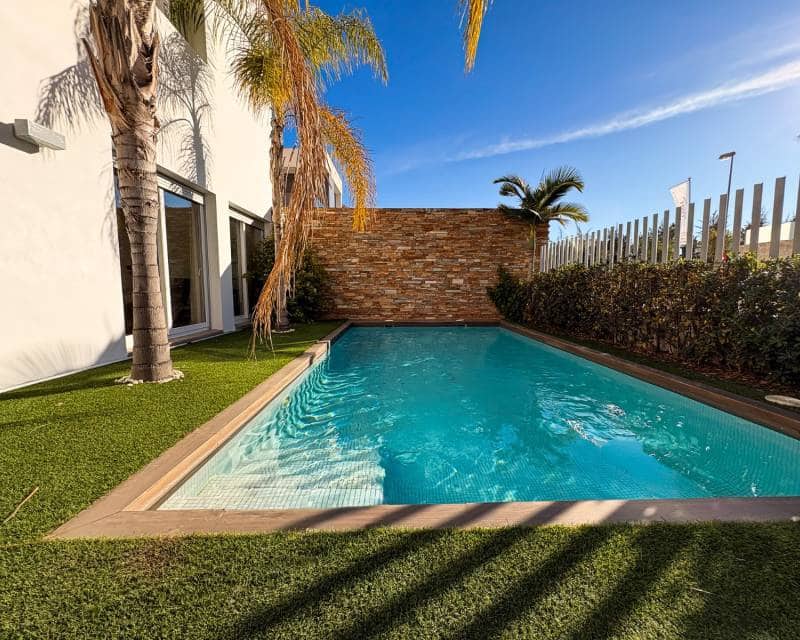 3 chambre Villa/Maison Semi-Mitoyenne à vendre à Ciudad Quesada avec piscine garage - 560 000 € (Ref: 9458415)