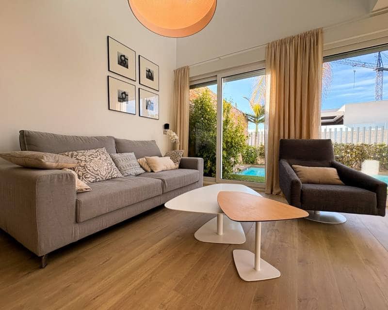 3 chambre Villa/Maison Semi-Mitoyenne à vendre à Ciudad Quesada avec piscine garage - 560 000 € (Ref: 9458415)