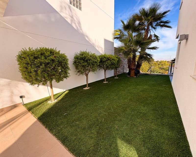 3 chambre Villa/Maison Semi-Mitoyenne à vendre à Ciudad Quesada avec piscine garage - 560 000 € (Ref: 9458415)