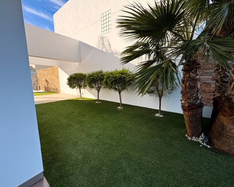 3 chambre Villa/Maison Semi-Mitoyenne à vendre à Ciudad Quesada avec piscine garage - 560 000 € (Ref: 9458415)