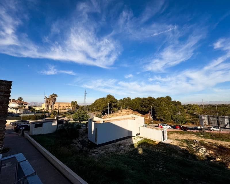 3 chambre Villa/Maison Semi-Mitoyenne à vendre à Ciudad Quesada avec piscine garage - 560 000 € (Ref: 9458415)