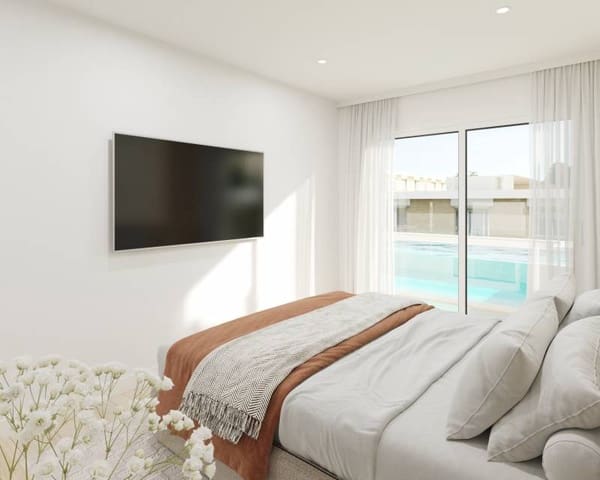 1 bedroom Penthouse for sale in Zona Pueblo, Guardamar del Segura with pool - € 339,500 (Ref: 9462861)