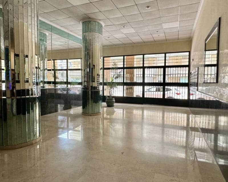 Apartamento de 2 habitaciones en Guardamar del Segura en venta con garaje - 339.000 € (Ref: 9466074)