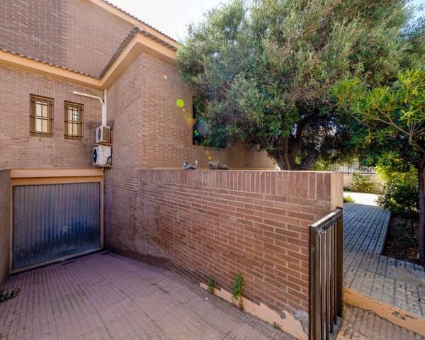 4 soveværelse Villa til salg i Los Europeos, Torrevieja med garage - € 850.000 (Ref: 9473430)