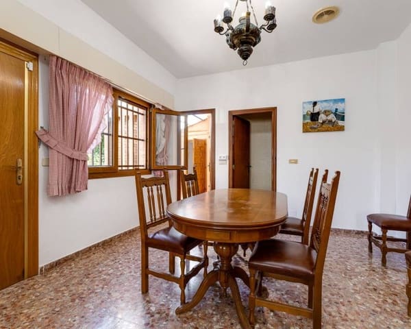 4 soveværelse Villa til salg i Los Europeos, Torrevieja med garage - € 850.000 (Ref: 9473430)