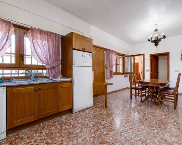 4 soveværelse Villa til salg i Los Europeos, Torrevieja med garage - € 850.000 (Ref: 9473430)