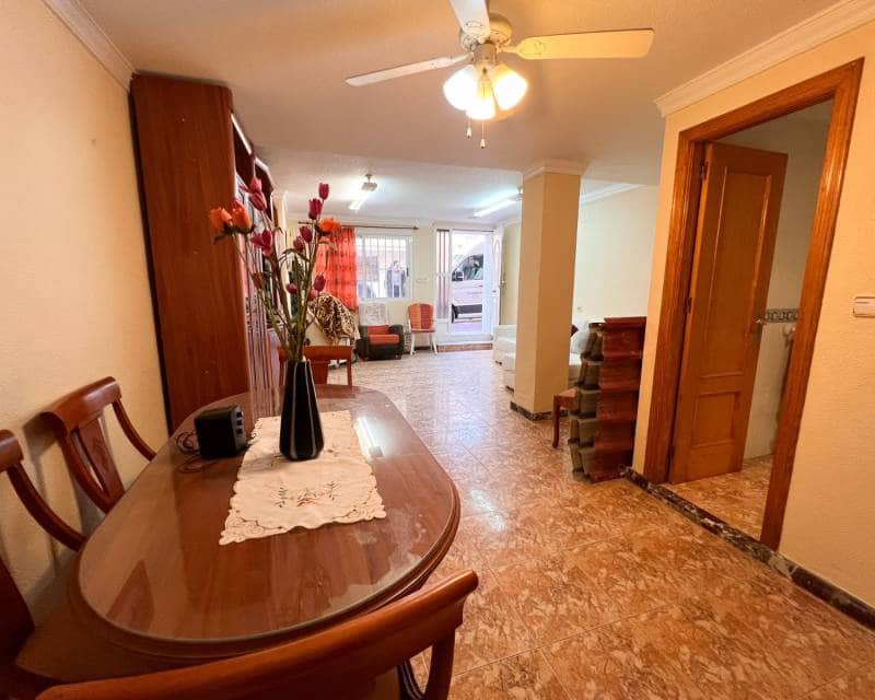 3 bedroom Beach Apartment for sale in Guardamar del Segura - € 245,000 (Ref: 9481640)