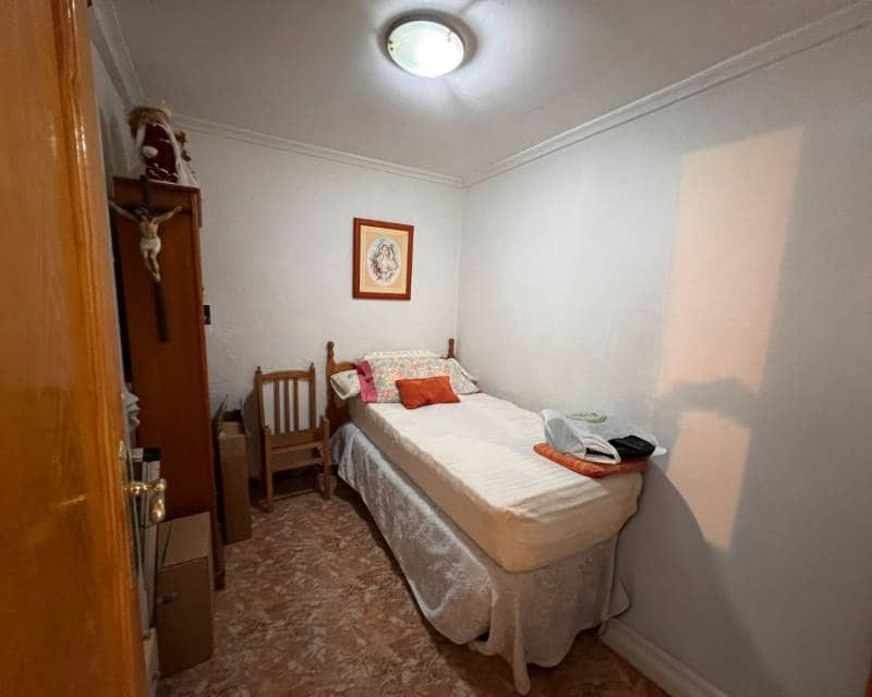 3 bedroom Beach Apartment for sale in Guardamar del Segura - € 245,000 (Ref: 9481640)