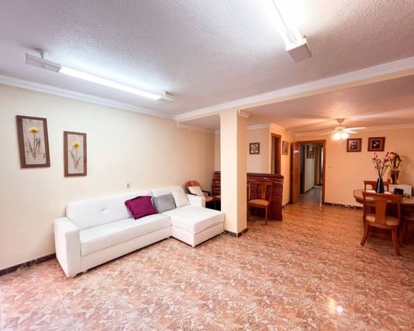 3 slaapkamer Strandappartement te koop in Guardamar Playa, Guardamar del Segura - € 245.000 (Ref: 9481640)