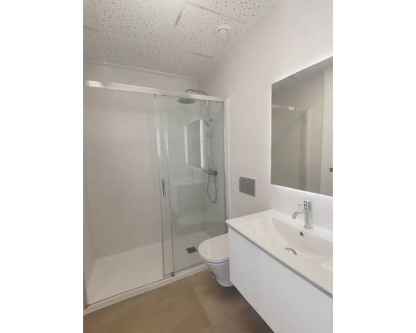 1 makuuhuone Kattohuoneisto myytävänä paikassa Playa de los Locos, Torrevieja mukana uima-altaan - 425 000 € (Ref: 9483196)